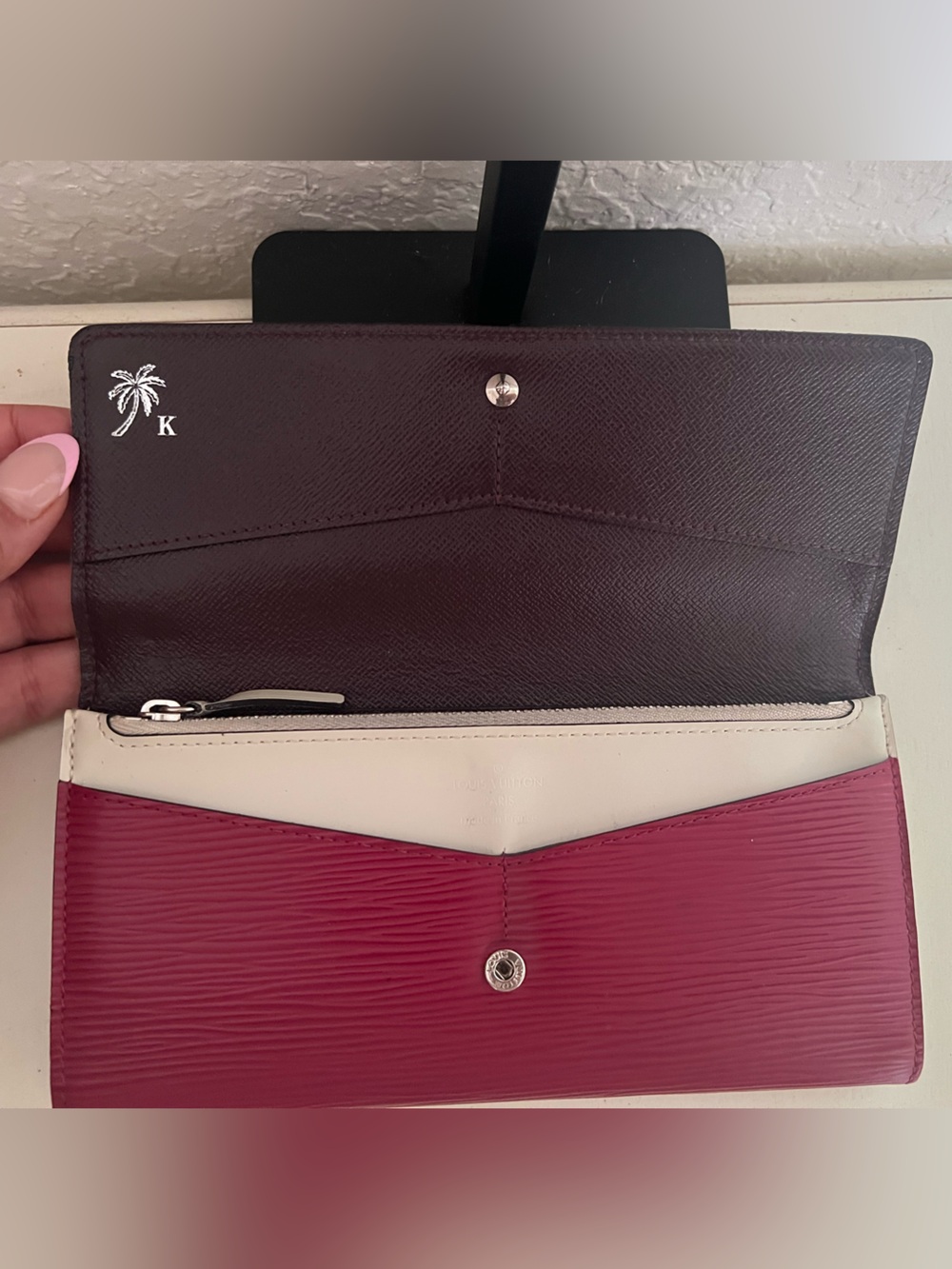 Louis Vuitton Two-Tone Wallet in Burgundy with Cream Trim - Picture 5 of 6